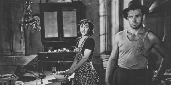 Critiquing The Critic: The Evolution & Function Of Film Criticism Critiquing the Critic: The Evolution and Functionality of Film Criticism